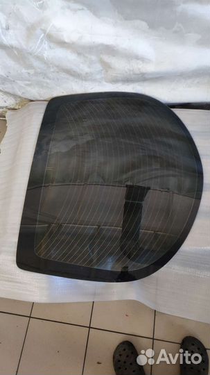 Стекло крышки багажника nissan primera P12