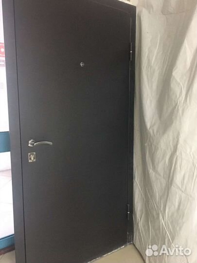 Дверь входная б/у