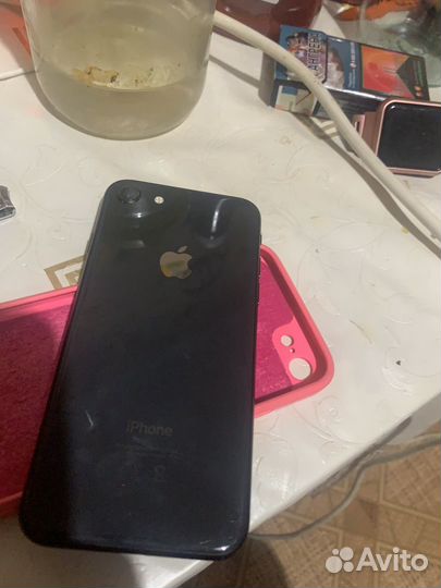 iPhone 8, 64 ГБ