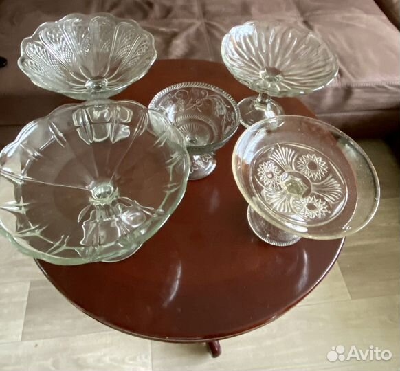 Фруктовница, конфетница, ваза на ножке