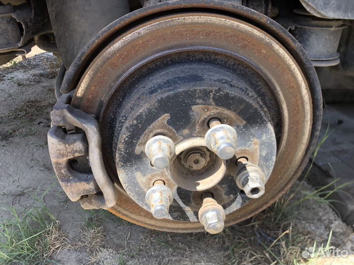 Суппорт задний левый range rover vogue 4.2