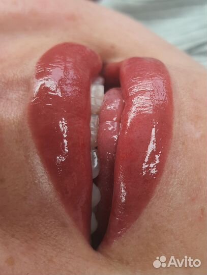 Перманентный макияж бровей губ и межреснички