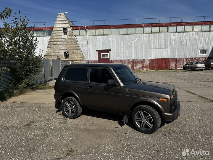 LADA 4x4 (Нива) 1.7 МТ, 2017, 75 000 км