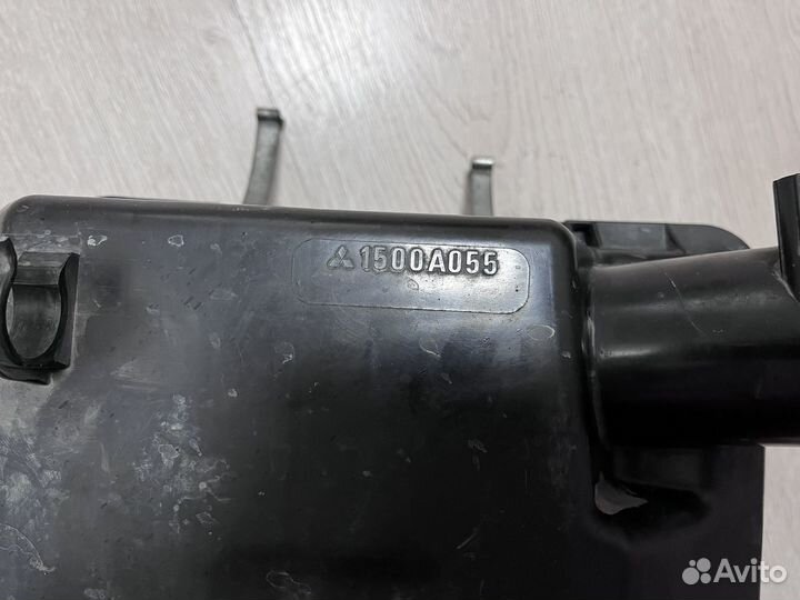 Корпус воздушного фильтра Mitsubishi Lancer 10