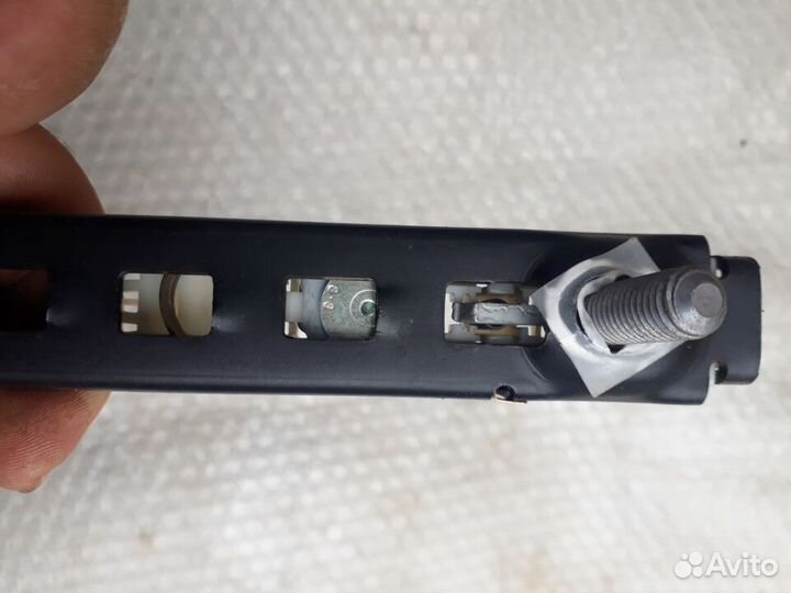 Механизм регулировки ремня безопасности fluence