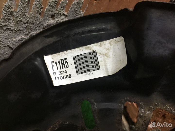 Пыльник тормозной передний правый Toyota Auris