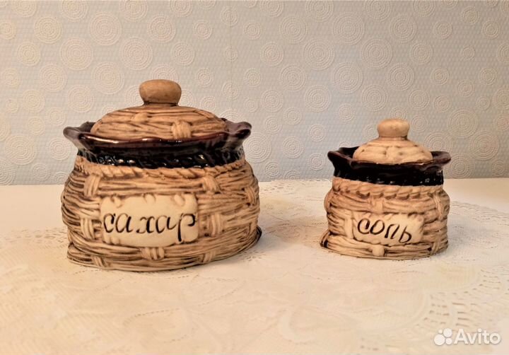 Сахарница и солонка