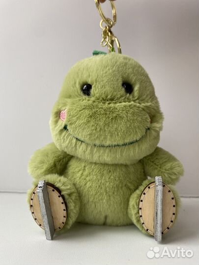 Брелок - игрушка на коньках