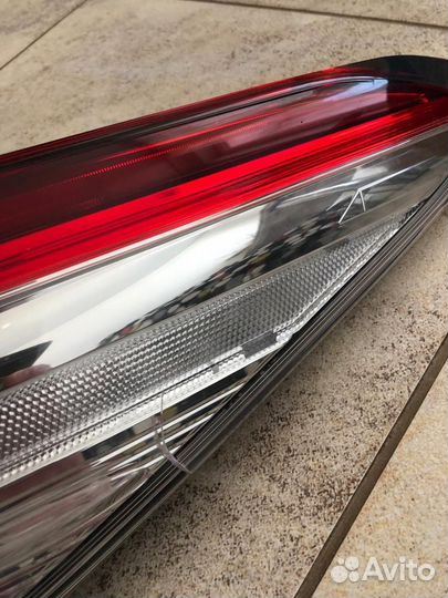 Фонарь задний правый Тойота Камри 70 оригинал