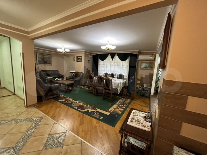 4-к. квартира, 121 м², 1/10 эт.