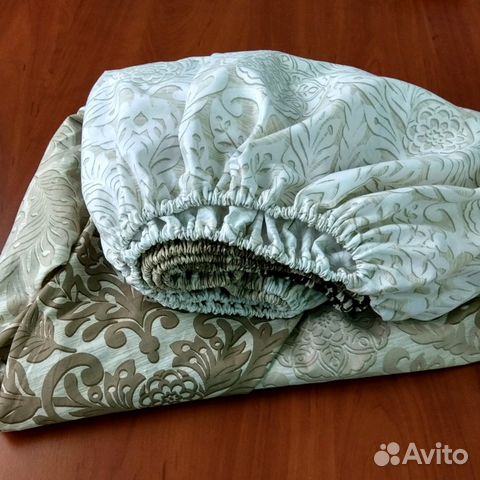 Простынь на резинке