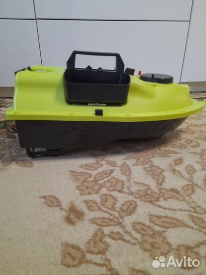 Прикормочный кораблик D 18E с gps на 16 точек