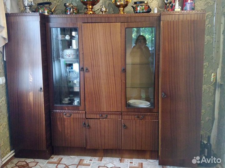 Шкаф сервант