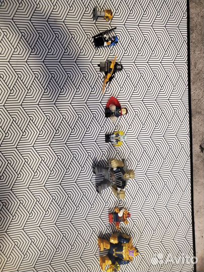 Lego фигурки из разных наборов