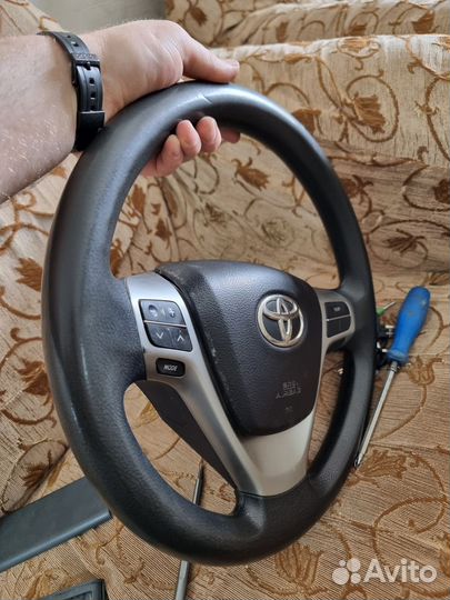 Руль avensis t270