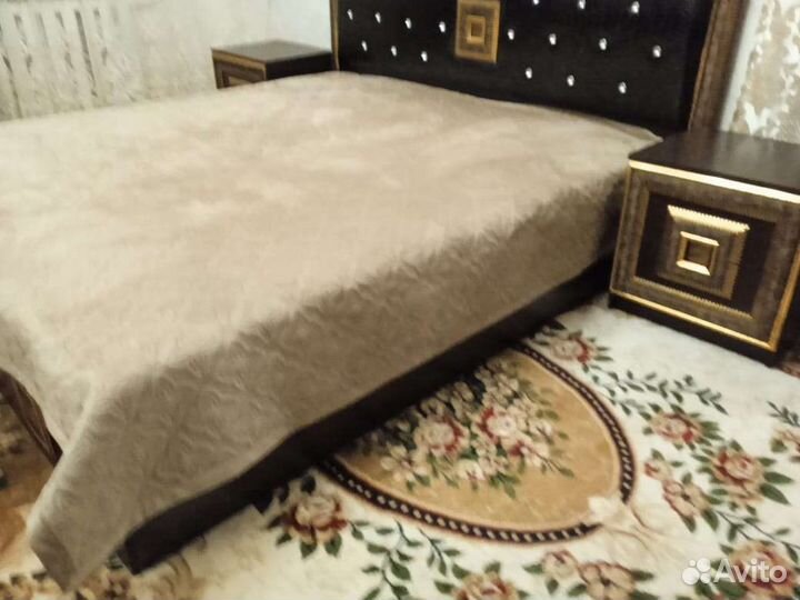 Спальный гарнитур. Кровать евро