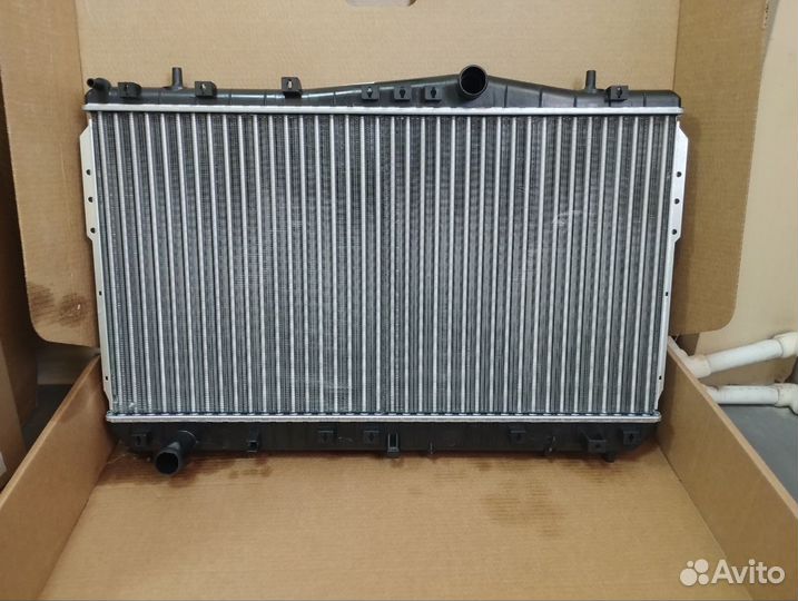 Радиатор охлаждения Chevrolet Lacetti Шевроле Лаче