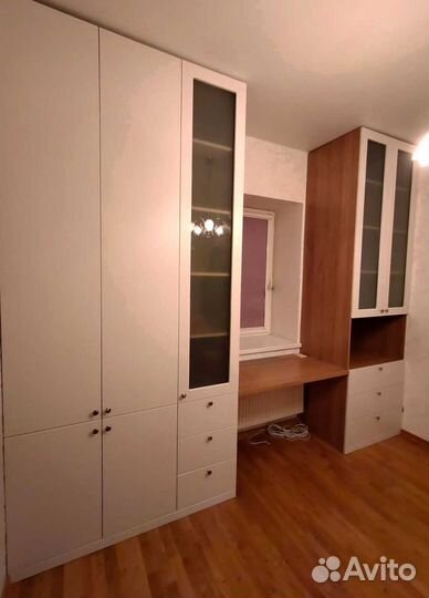 Рабочая зона в углу у окна