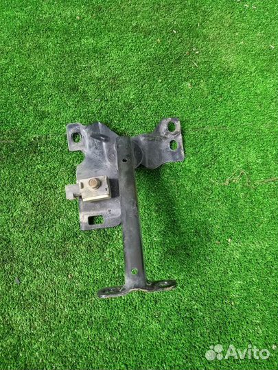 Кронштейн замка капота Mazda Mazda3 Mps BK L3VDT