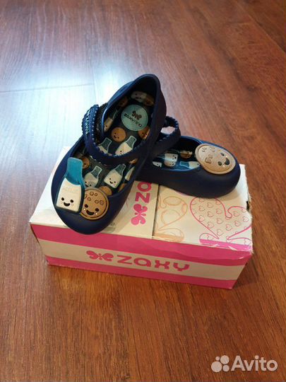 Сандалии zaxy