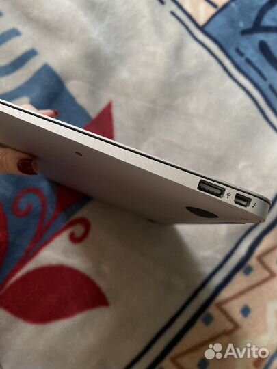 Apple Macbook Air 11 (2011)
