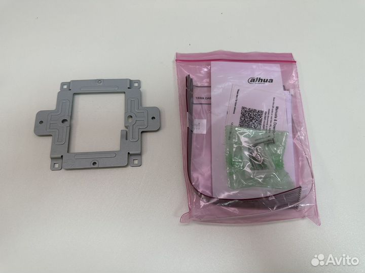 IP видеодомофон Dahua DHI-VTH2621GW-P