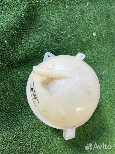 Расширительный бачок на Volkswagen golf 6