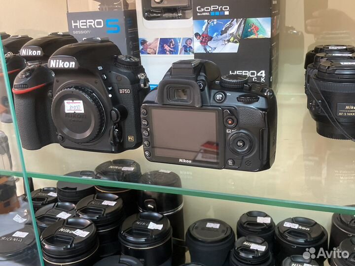 Зеркальный фотоаппарат Nikon d3100 body
