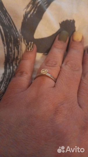 Золотые серьги с бриллиантами. Кольцо. Крестик