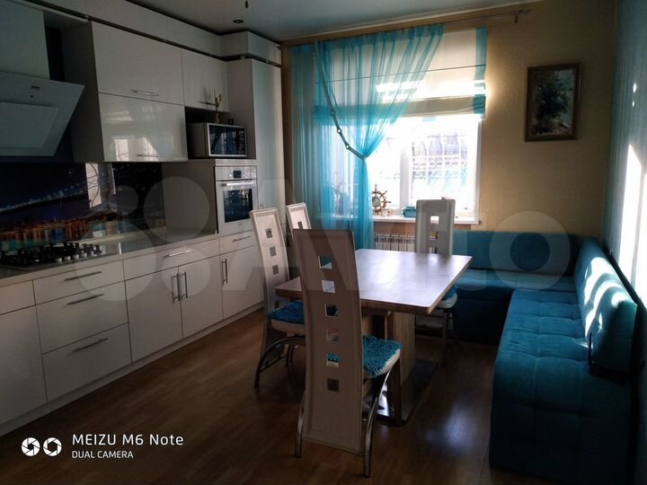 Коттедж 300 м² на участке 3 сот.