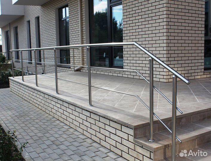Перила из нержавеющей стали в дом