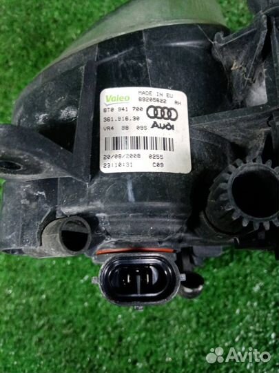 Фара противотуманная правая Audi A4 B8 cdhb