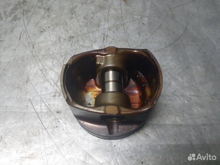 Поршень Volkswagen Passat B5 1996-2000 седан 1