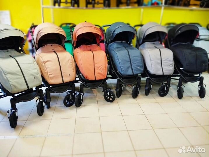 Прогулочная коляска всесезонная новая
