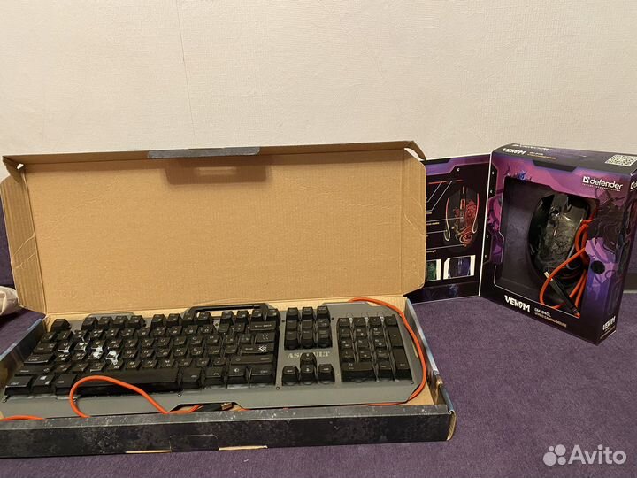 Игровая клавиатура и мышь