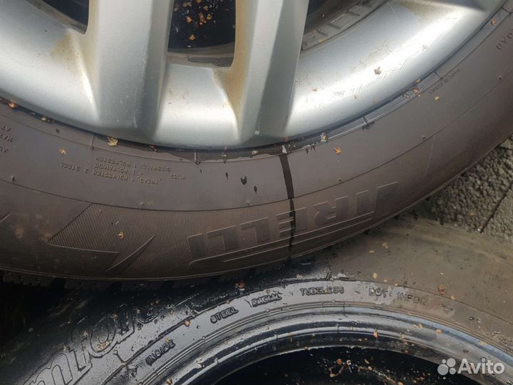 Pirelli Ice Zero 215/65 R16