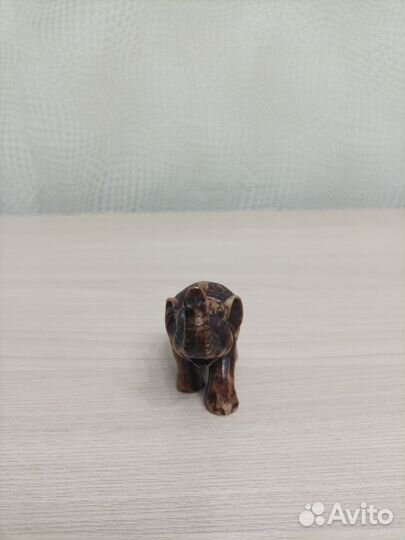 Статуэтка фен-шуй Слон из Тайланда коричневый, беж