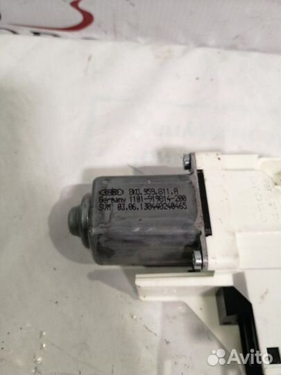 Мотор стеклоподъемника задний правый Volkswagen