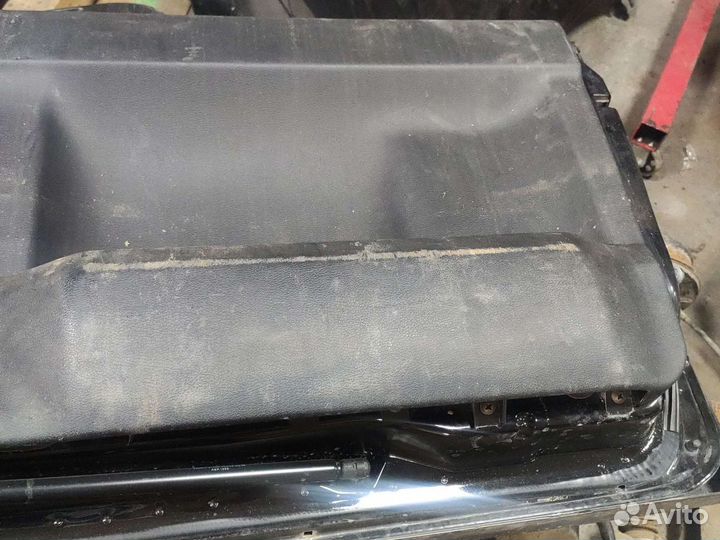 Обшивка двери багажника Freelander