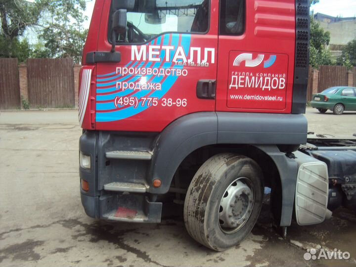 Оклейка автомобилей и тентов