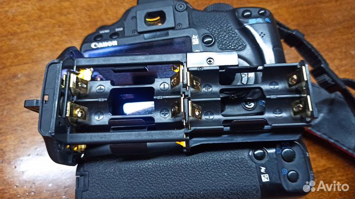 Зеркальный фотоаппарат Canon 500d, тушка с кофром