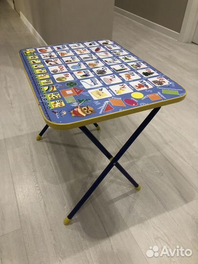 Детский столик