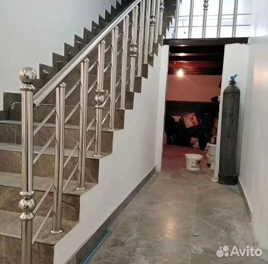 Пeрилa для лестниц / пopучни из нeржавейки