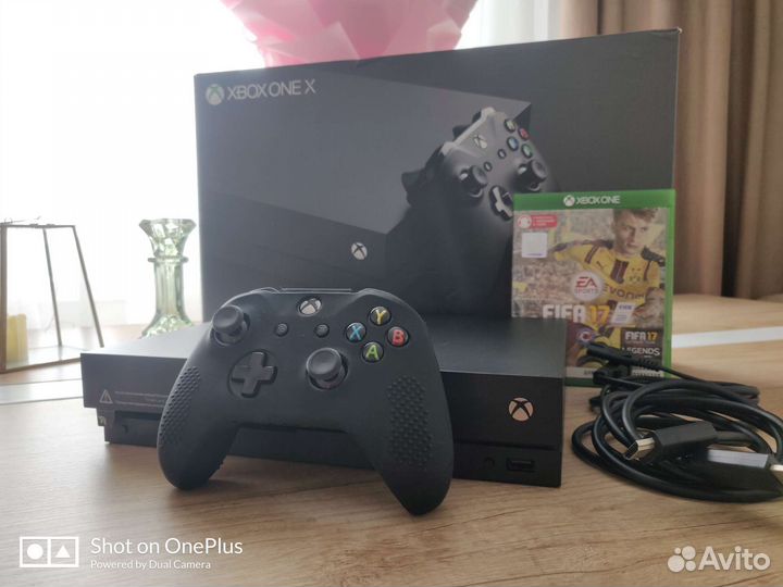 Игровая приставка Xbox One X