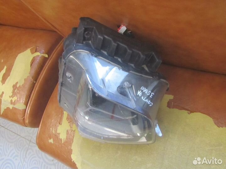 Фара правая Hyundai Santa Fe 4 92102S1110