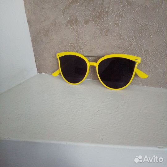 Солнечно защитные очки