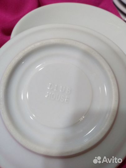 Один лот: Белые блюдца без чашек 16 штук