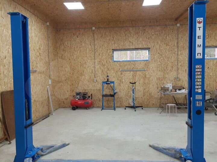 Гараж, > 30 м²