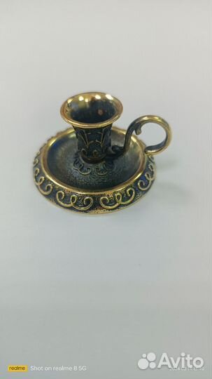 Подсвечник для церковной свечи перед иконой