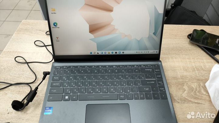 MSI Modern 14 B11MOU-1240RU